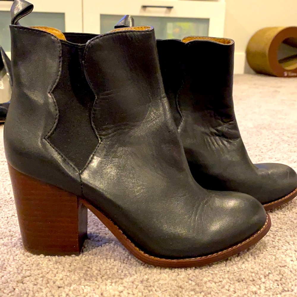 Splendid leather heel bootie